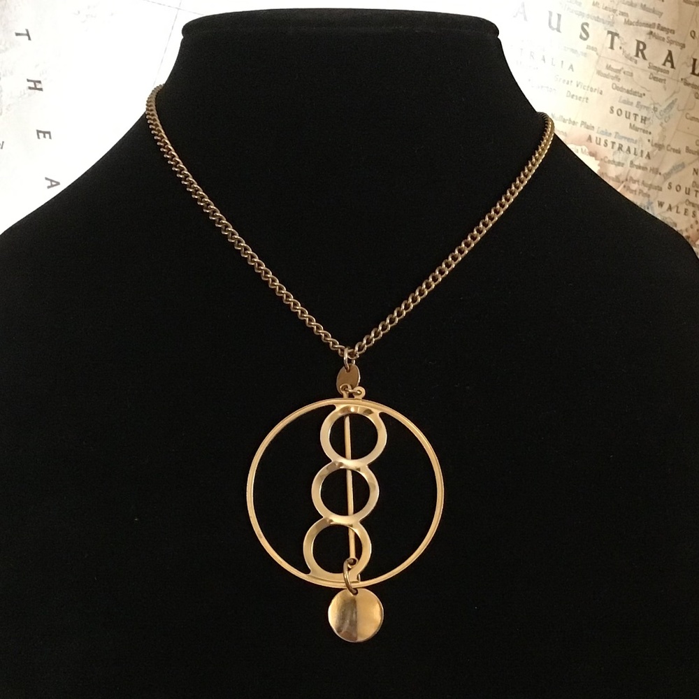 Cool Vintage Circles Necklace Movement in Gold Tone